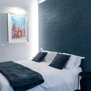 https://catarina-suites-centro-storico.catania-hotels.net