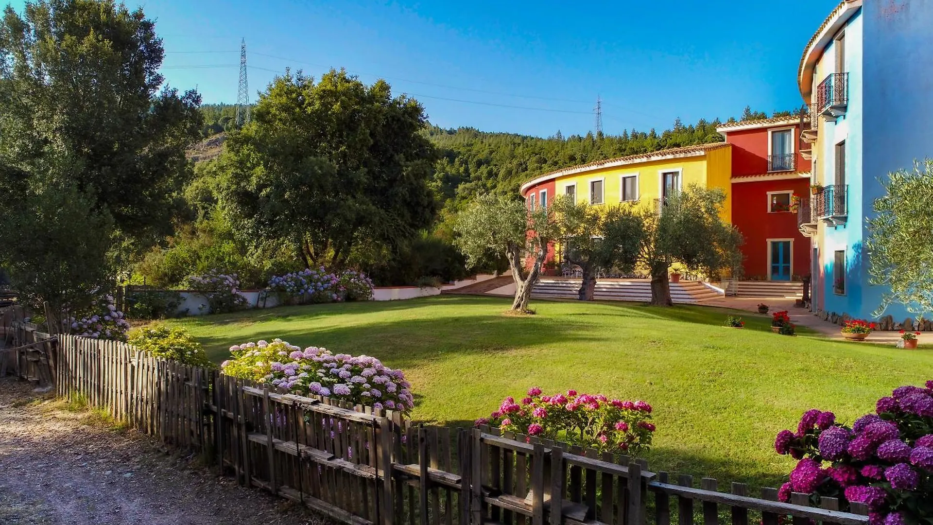 Eco Hotel Orlando Sardegna Villagrande Strisaili 4*,